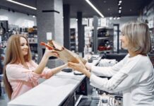 Банк «Открытие»: на новогодних каникулах клиенты увеличили траты в маркетплейсах