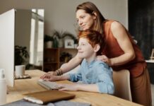 Родители несовершеннолетних получат в среднем по 9 100 рублей на ребенка – списки