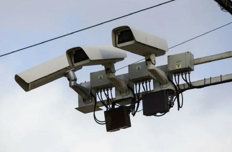 Штрафы до 100 000 рублей могут прислать водителям дорожные камеры – подробности