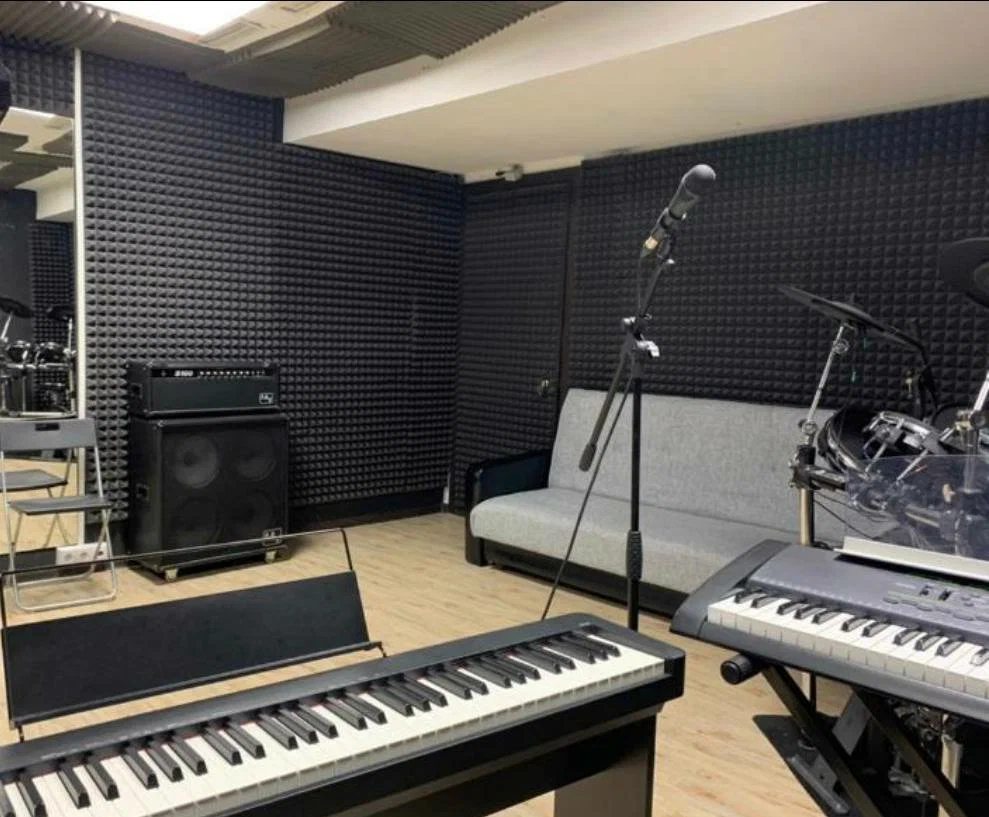 Чему учат в студии вокала