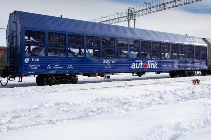 РЖД прокатит со скидкой автомобили с Дальнего Востока в Москву