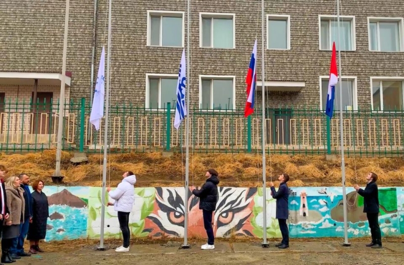 Новая патриотическая традиция появилась в школах Врангеля благодаря Фонду «Восточный Порт»