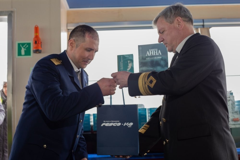 Новый контейнеровоз группы FESCO причалил во Владивостоке