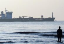 Таинственный флот России развозит нефть по всему миру