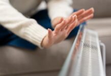 Батарея – деньги. Россиянам придумали новую схему оплаты за отопление