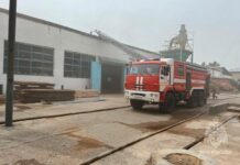 В Приморье ликвидировали мощный пожар на крупном предприятии