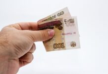 Деньги по соцконтрактам будут раздавать без разбора. Но только через год