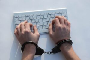 В какие этапы проходит лечение игромании в условиях клиники