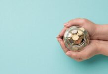 Придут с наличными. Теперь пенсию доставят совсем другие люди