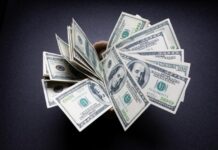 50% от суммы перевода. С 20 июня неприятный сюрприз ждет многих, у кого есть доллары