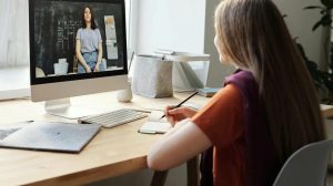 Открывая двери в мир языков: онлайн-обучение английскому и русскому для детей с онлайн-школой "Тетрика"