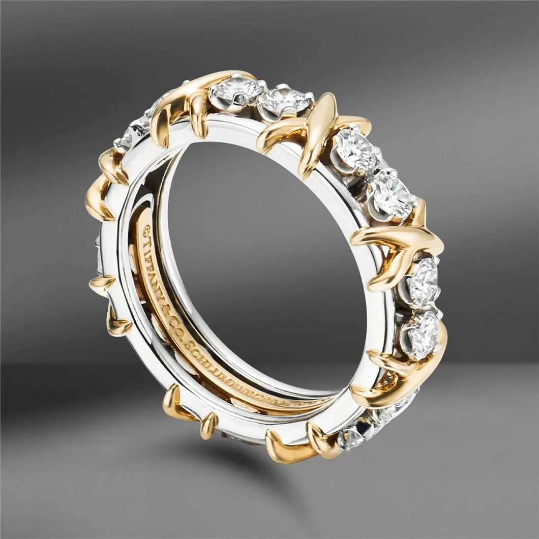 Украшения с бриллиантами - роскошный вариант для любимой женщины