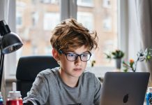 Как справиться с компьютерной и игровой зависимостью у подростков?