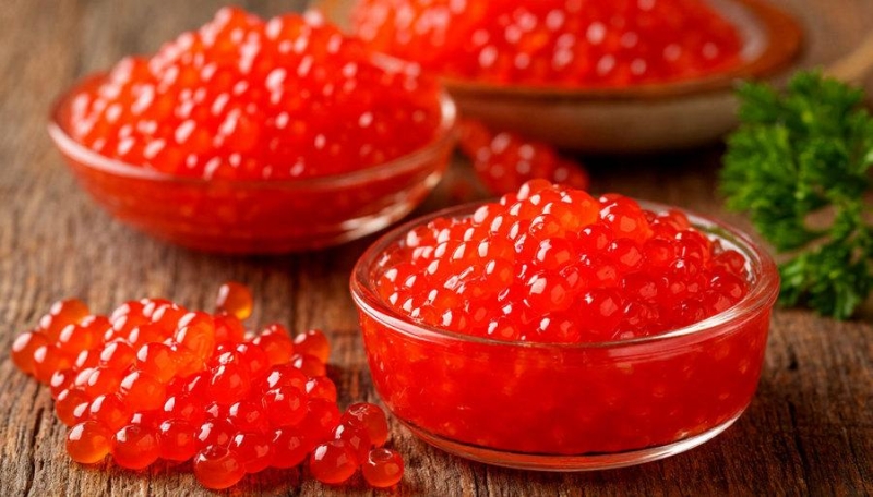 Не стоит даже смотреть. В Роскачестве составили «черный список» продавцов красной икры