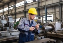 Россиянам удвоят нормы сверхурочной работы из-за острого дефицита кадров