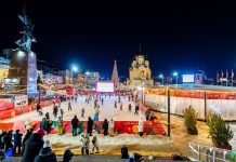 ВМТП подарил Владивостоку зимний городок на центральной площади