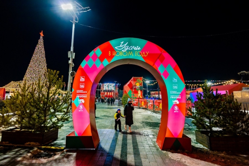 ВМТП подарил Владивостоку зимний городок на центральной площади