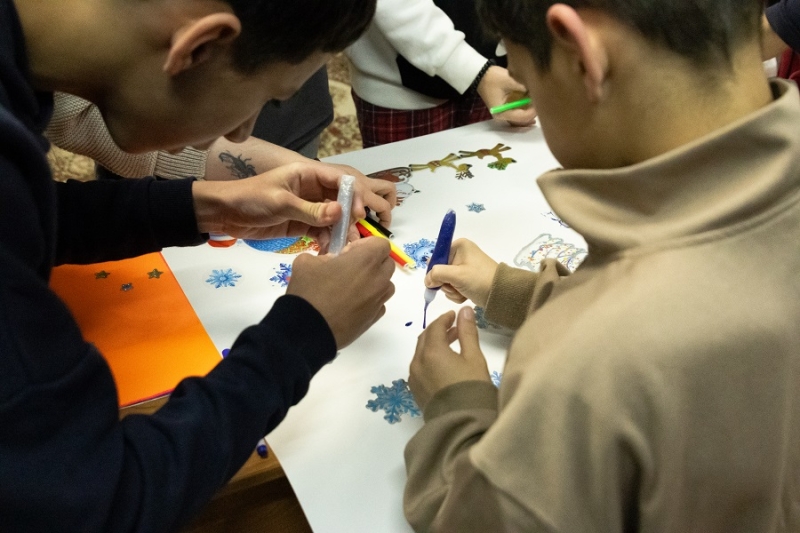 Волонтеры FESCO провели серию новогодних благотворительных акций