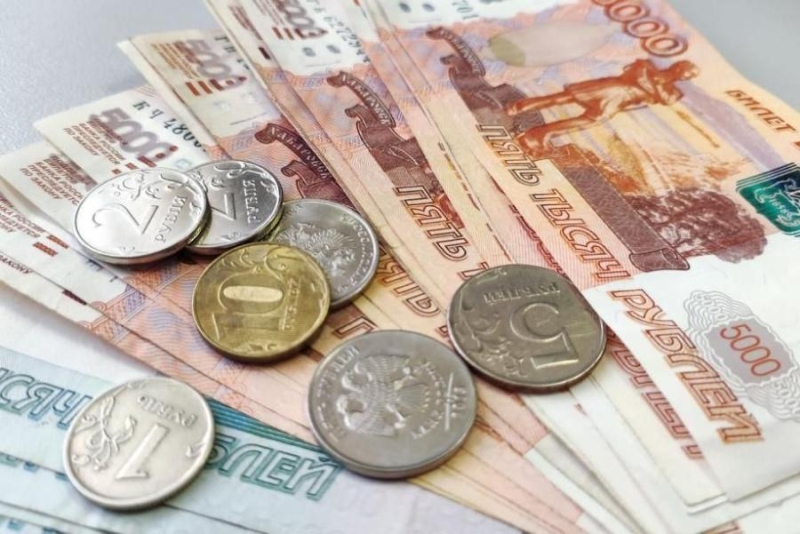 Россиянам помогут деньгами. Суммы пособий уже выросли