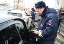 Штрафы у подъезда: вот как легко потерять права и деньги прямо во дворе