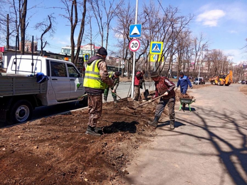 Большая уборка. Во Владивостоке наводят порядок все — от бизнесменов до волонтеров