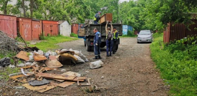 До 50 тонн ежедневно. Владивосток чистят от мусора