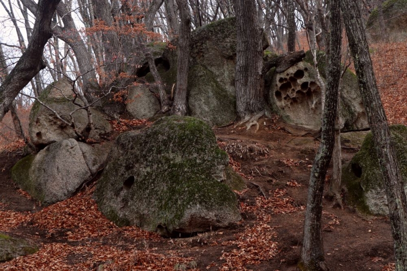 Долина Атлантов, мыс Пассека и пещера Пржевальского: виды, от которых захватывает дух