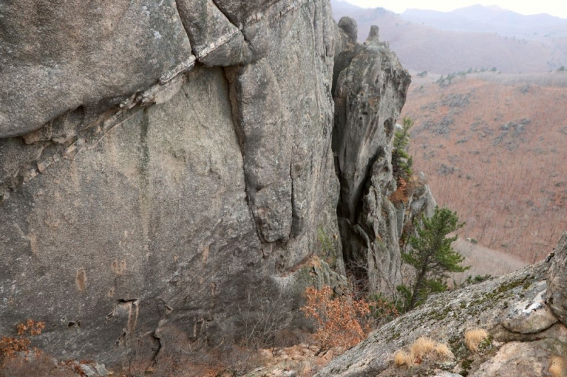 Долина Атлантов, мыс Пассека и пещера Пржевальского: виды, от которых захватывает дух