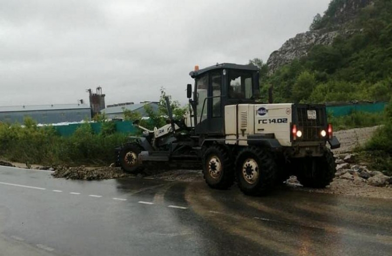 Дороги затопят, реки выйдут из берегов. Приморью обещают погодный коллапс