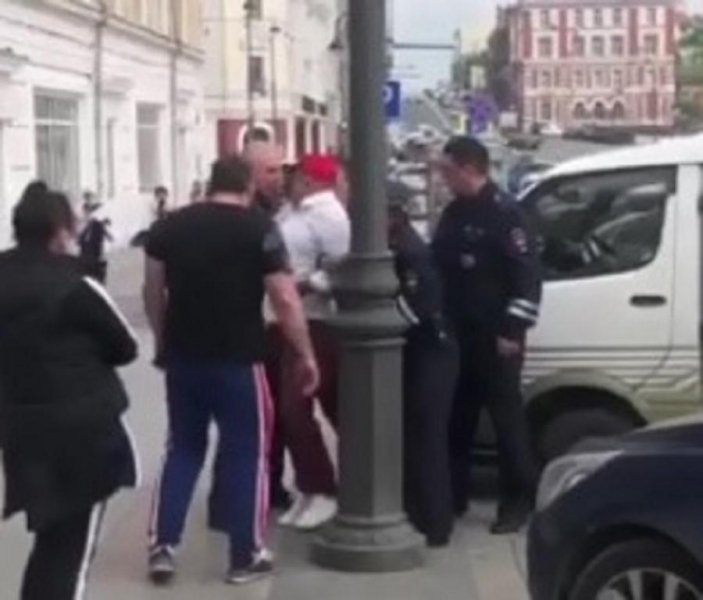 Два героя рубрики «Персона» на KONKURENT.RU вступили в схватку на улицах Владивостока