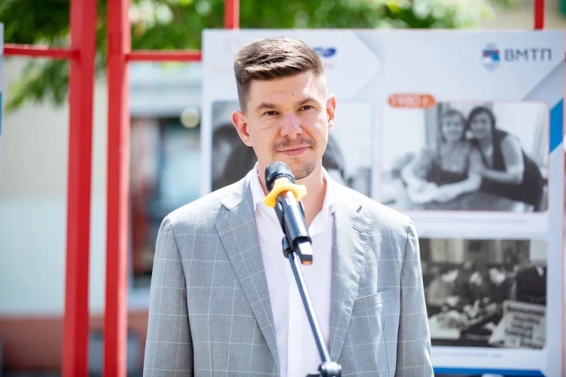 FESCO открыла новую выставку под открытым небом во Владивостоке