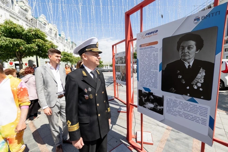 FESCO открыла новую выставку под открытым небом во Владивостоке