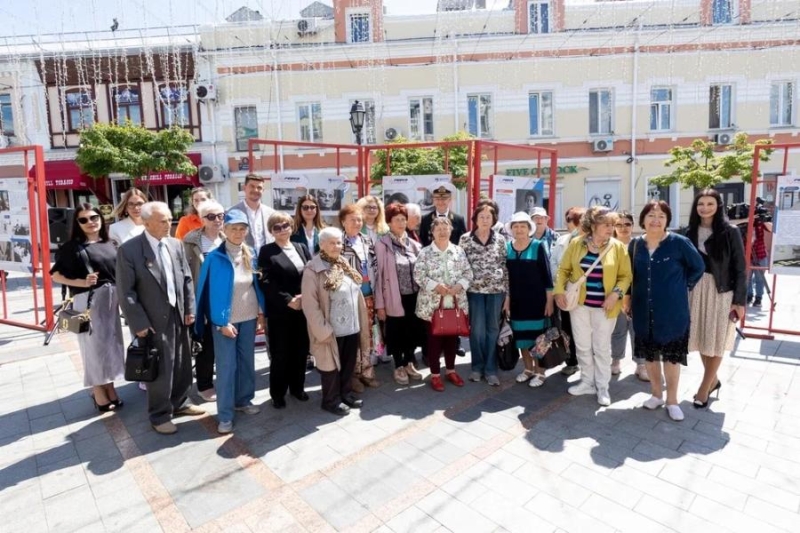 FESCO открыла новую выставку под открытым небом во Владивостоке