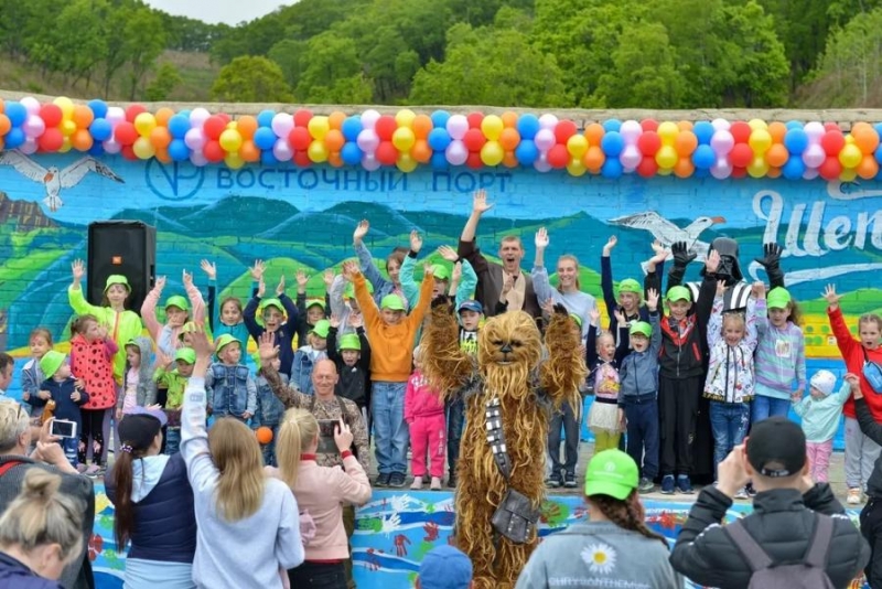 Компания АО «Восточный Порт» ярко и масштабно отметила День защиты детей