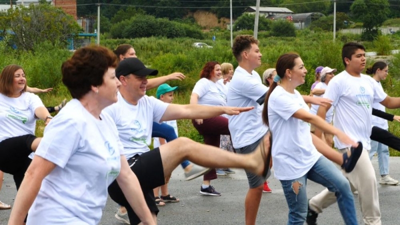 Массовым праздником на берегу моря «Восточный Порт» отметил Всероссийский день физкультурника