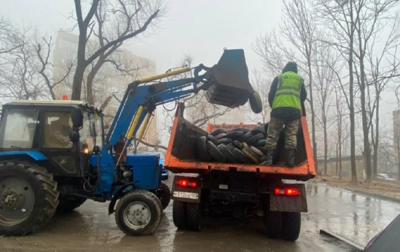 Мэрия: «Городские службы продолжают наводить порядок на улицах Владивостока»