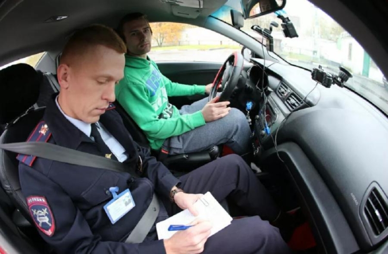 Можно не брать с собой. Учеников автошкол ждет нововведение