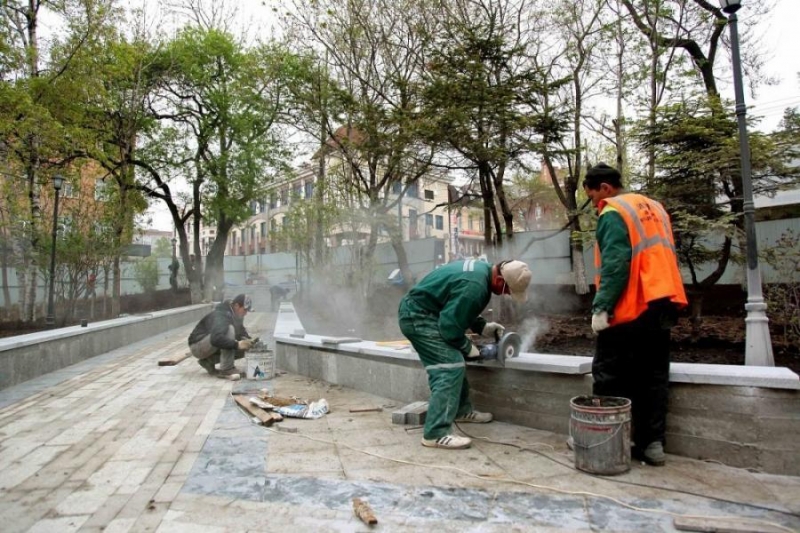 «Ни жилья, ни копейки». Как мигранты из Узбекистана попадают в зарплатную ловушку