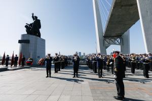 Память моряков торгового флота почтили во Владивостоке