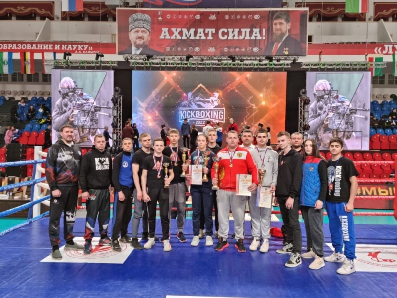 Пять медалей завоевала сборная Приморья на чемпионате и первенстве России по кикбоксингу