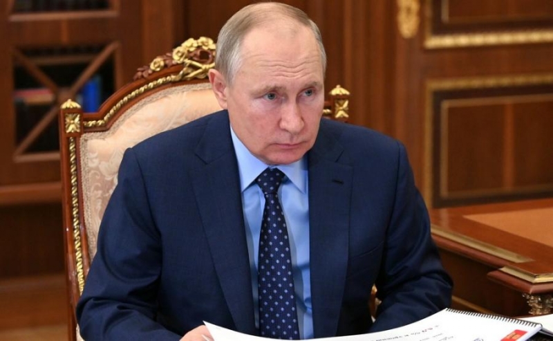 По 15 000 рублей на каждого. Путин подписал указ о новой выплате