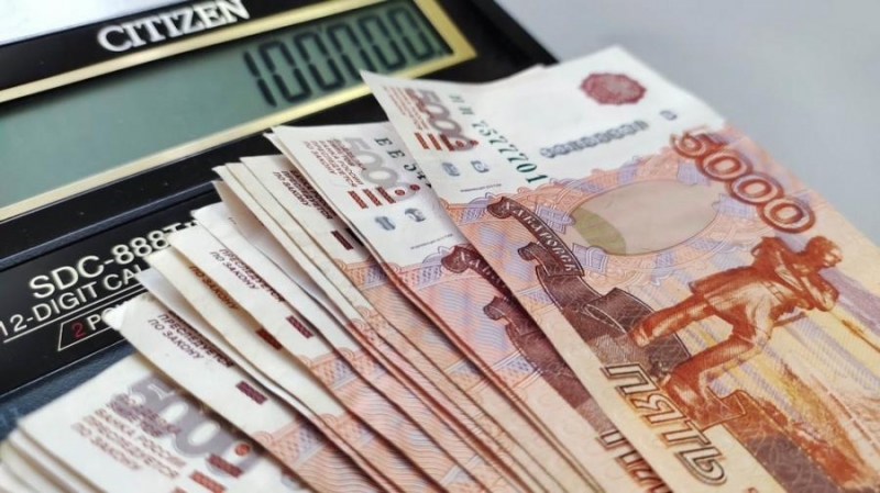 С 1 октября. Россиянам напомнили о повышении зарплат