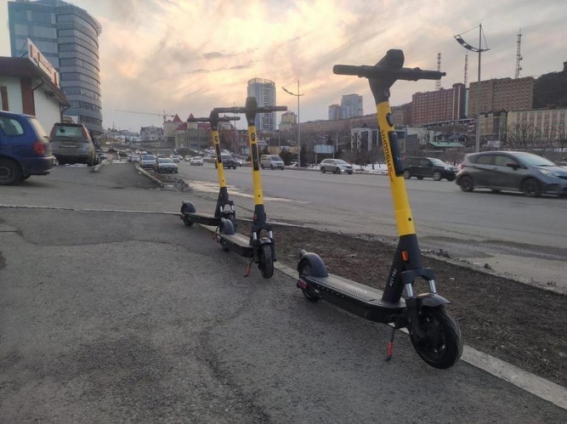 Санкции докатились до электросамокатов. «Потому что ситуация в мире такая»