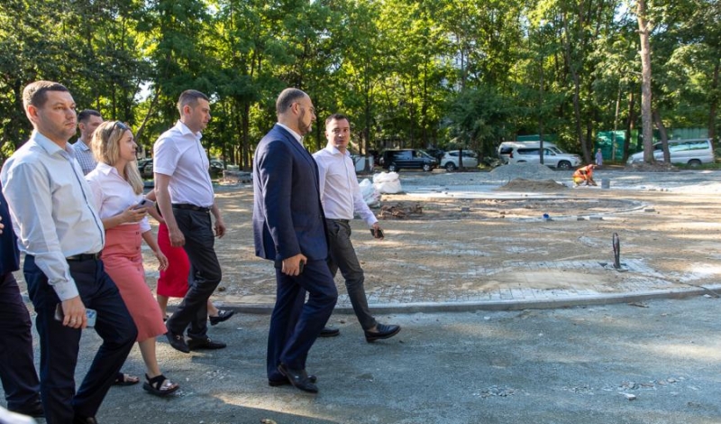 Шестаков увидел, что делают в парке «Солнышко»