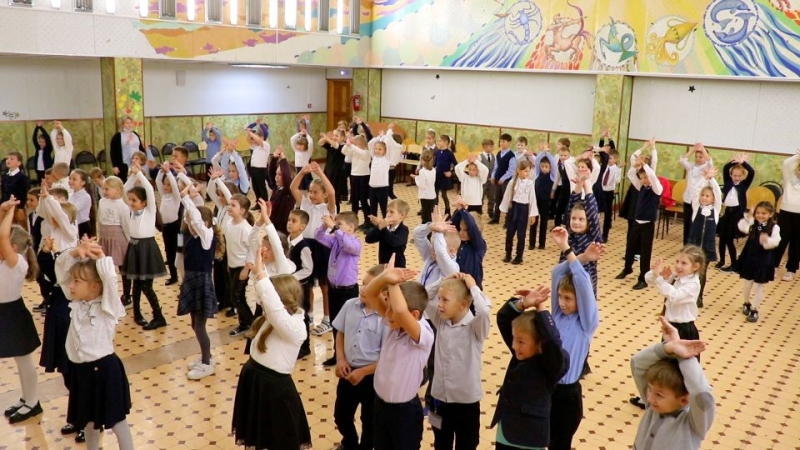 Современное проекционное оборудование появилось в школе Врангеля благодаря помощи «Восточного Порта»