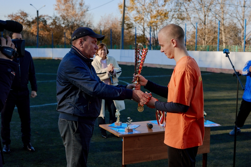 «Терминал Астафьева» отремонтировал стадион школы «Полюс»