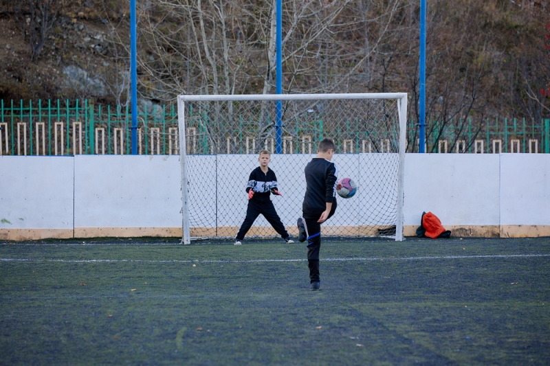 «Терминал Астафьева» отремонтировал стадион школы «Полюс»