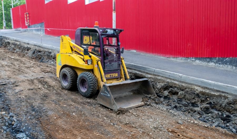 «Уложат в два слоя». На проспекте 100-летия Владивостока появится новая дорога