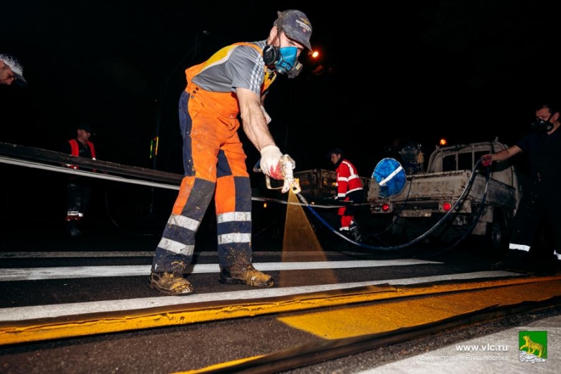 Во Владивостоке за две недели отремонтировали проспект Острякова