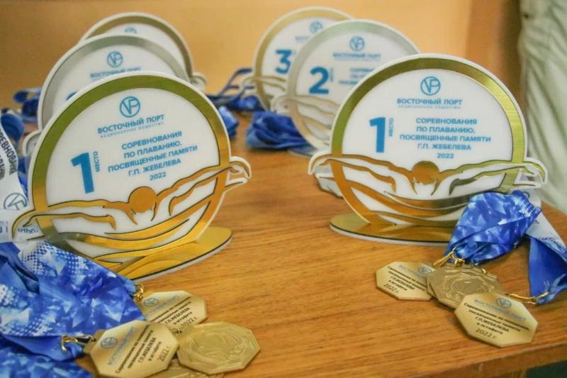 «Восточный Порт» провел соревнования по плаванию памяти Геннадия Жебелева